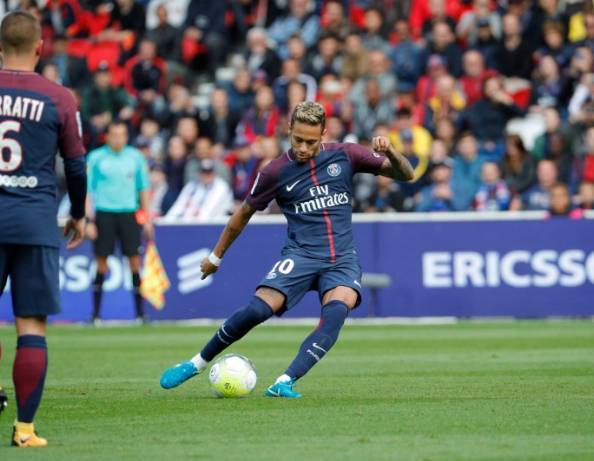 巴黎FC客场取胜,球队士气高昂的简单介绍 巴黎FC客场取胜,球队士气高昂的简单介绍