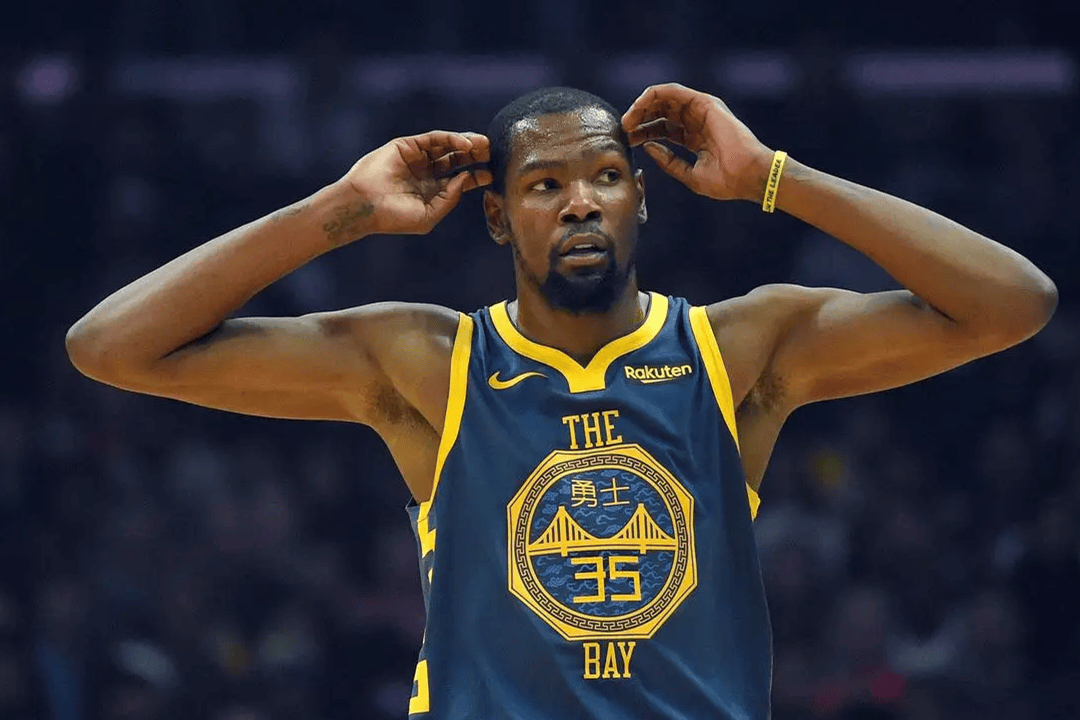 勇士遭遇横扫,三巨头组合难奏凯歌 勇士遭遇横扫,三巨头组合难奏凯歌