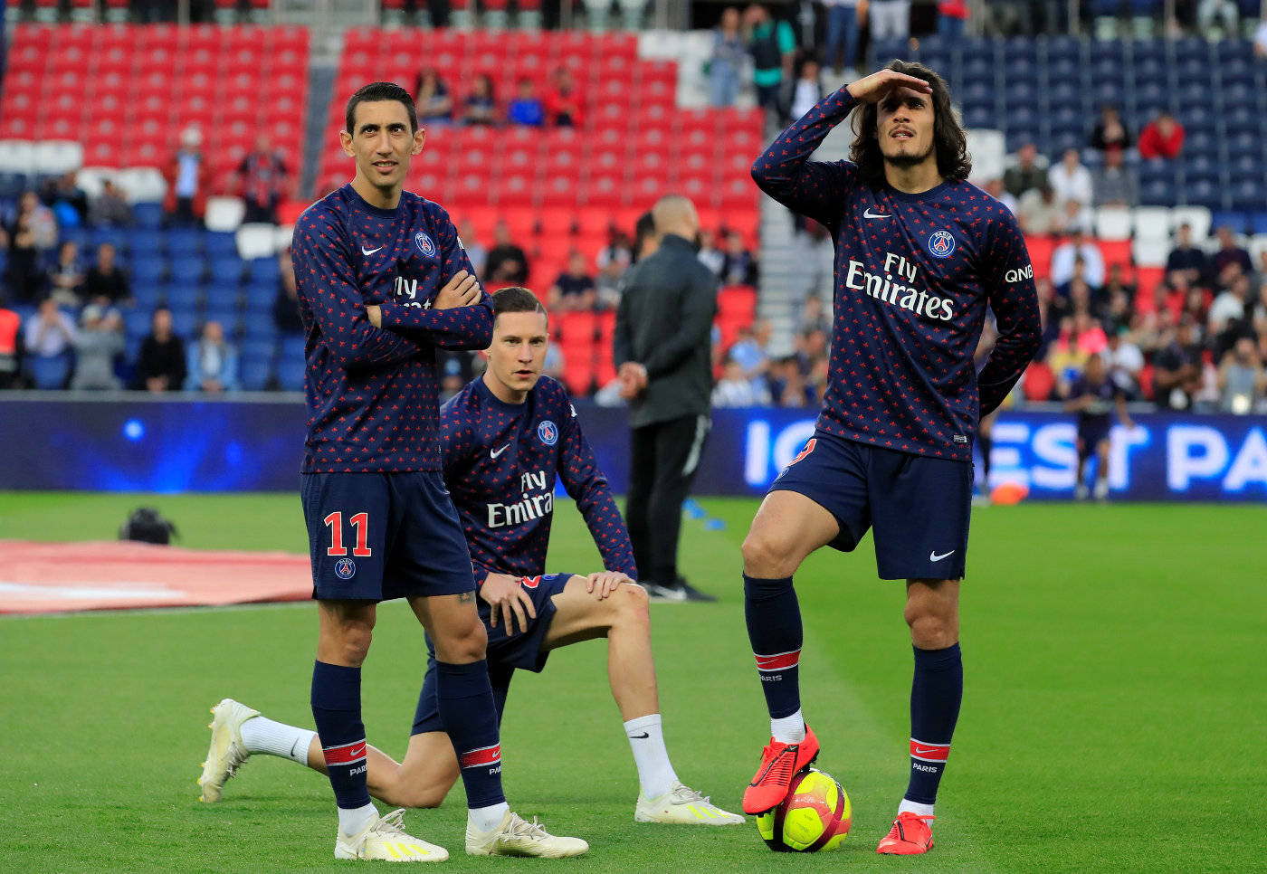 法甲比赛巴黎圣日耳曼队轻松战胜里尔队的简单介绍