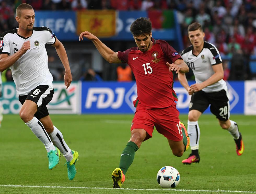 关于葡萄牙队轻取奥地利队,奥恰洛夫统治全场的信息 关于葡萄牙队轻取奥地利队,奥恰洛夫统治全场的信息