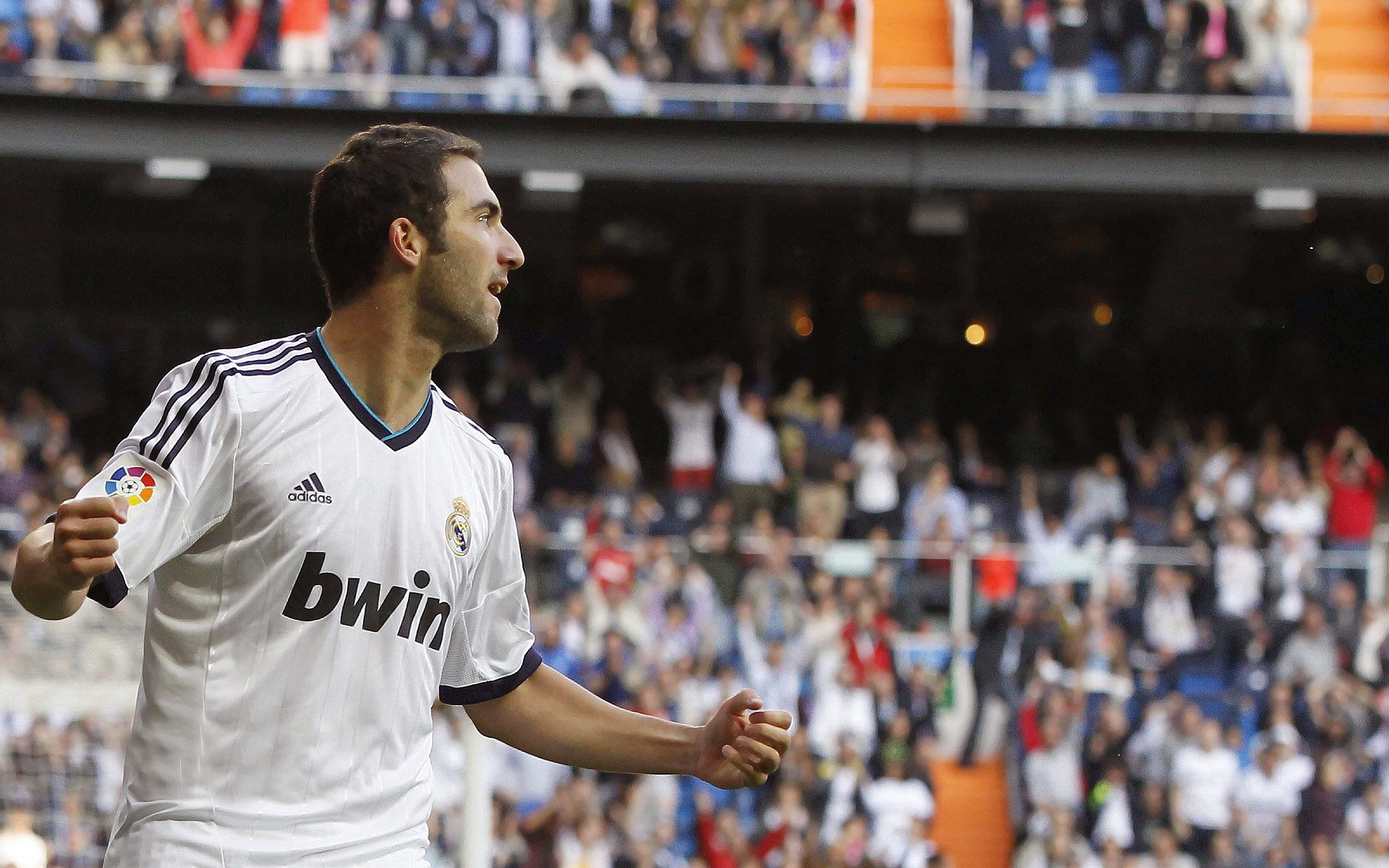 冰火交锋，新疆队险胜爵士，约基奇刷新纪录之夜